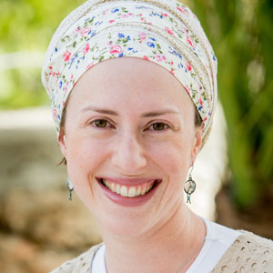 السيدة عتارة أيس